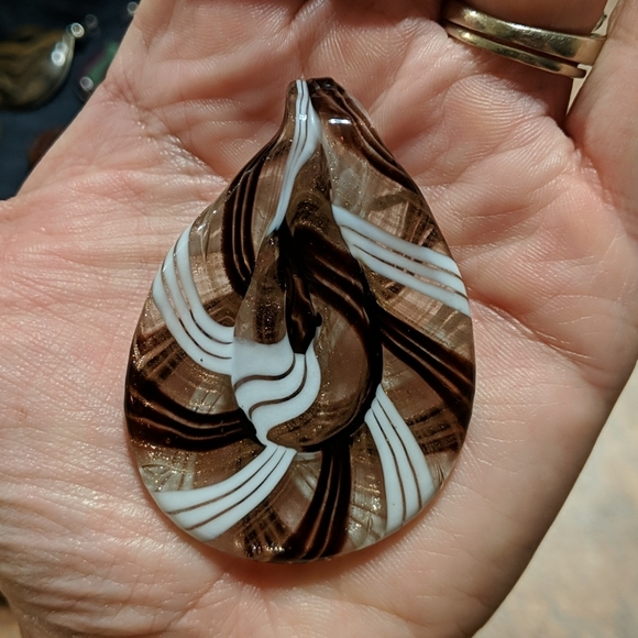 Pendant - Picture 2 of 3